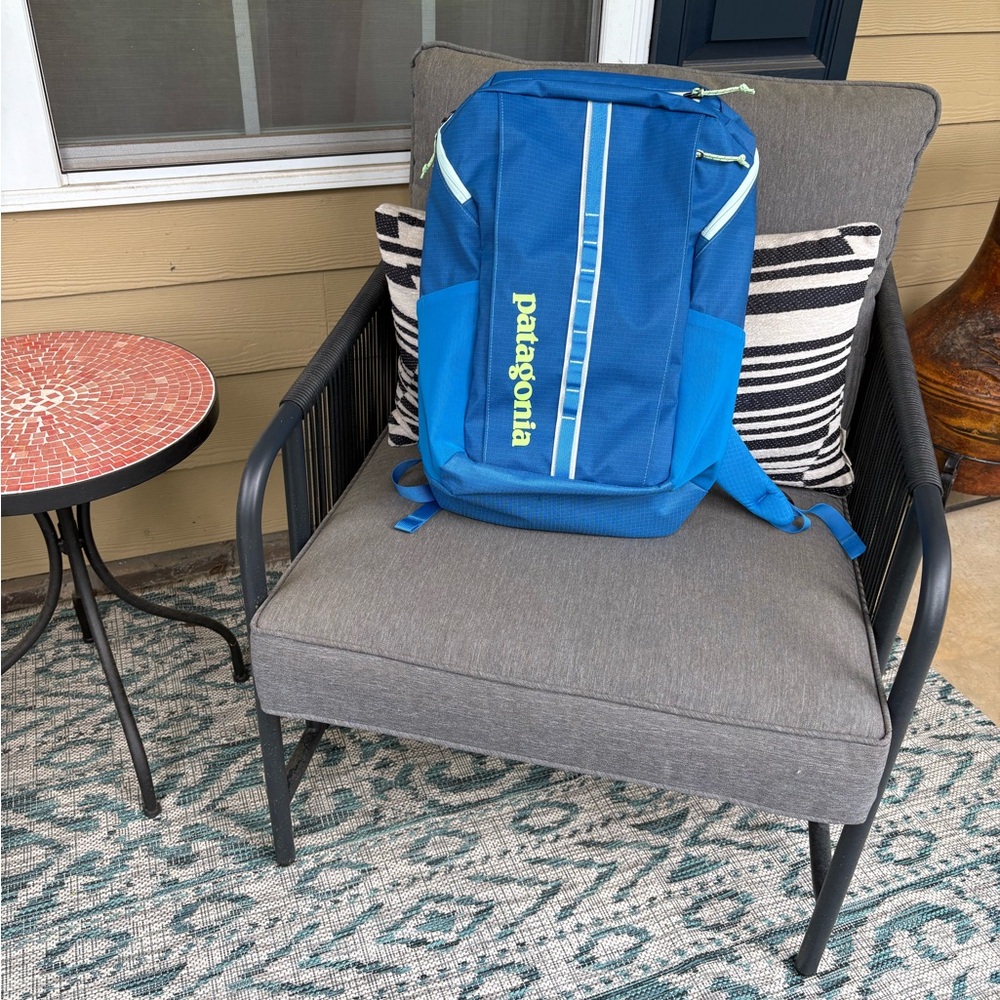 Patagonia Black Hole Backpack, 25L, Vessel Blue, NWOT